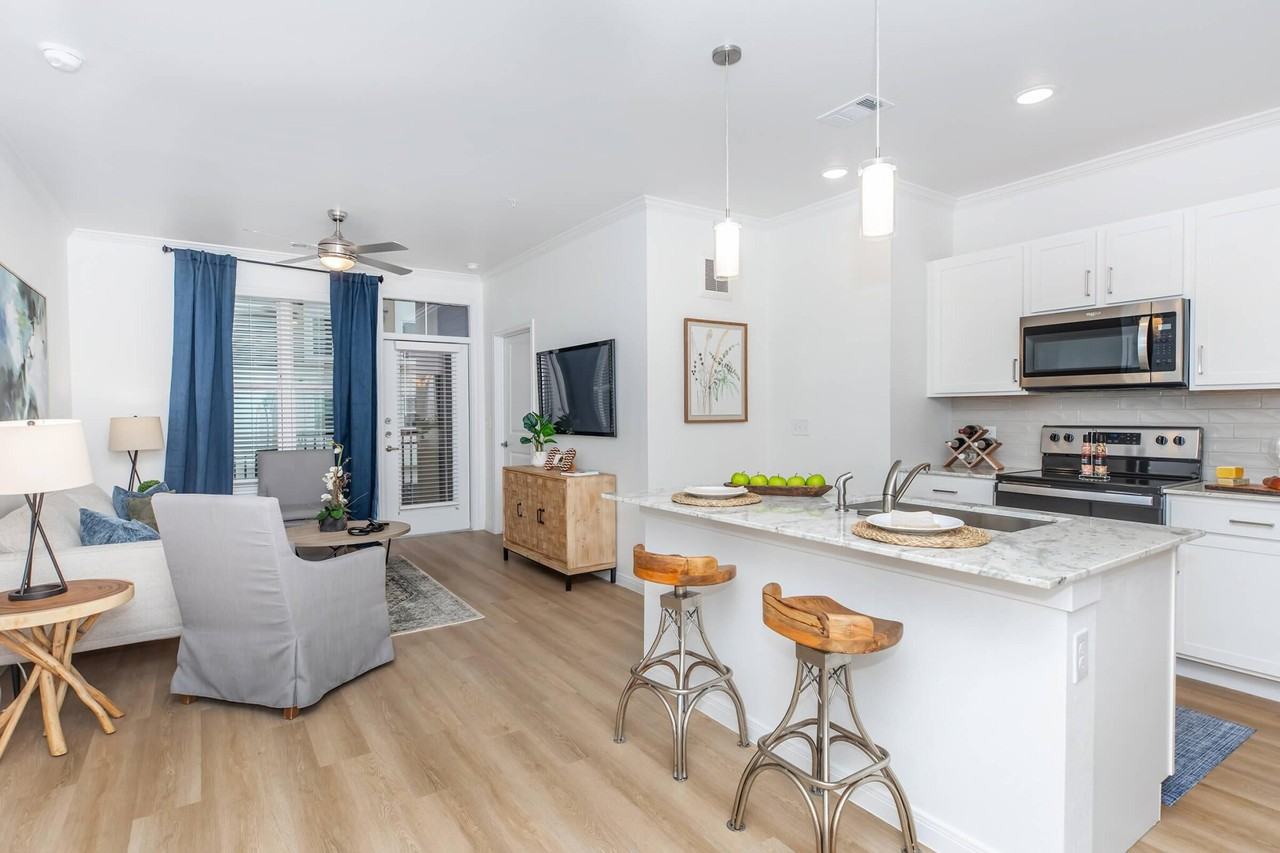 2515 Caroline St #CL2 - Photo 3 of 12