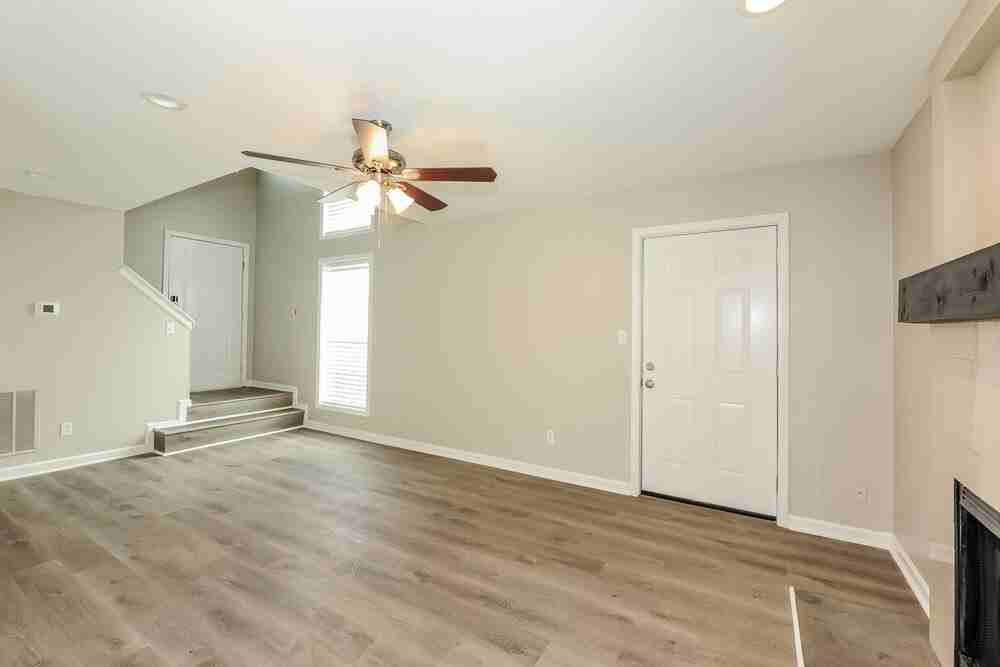 2807 Pine Valley Way Nw - Photo 4 of 17