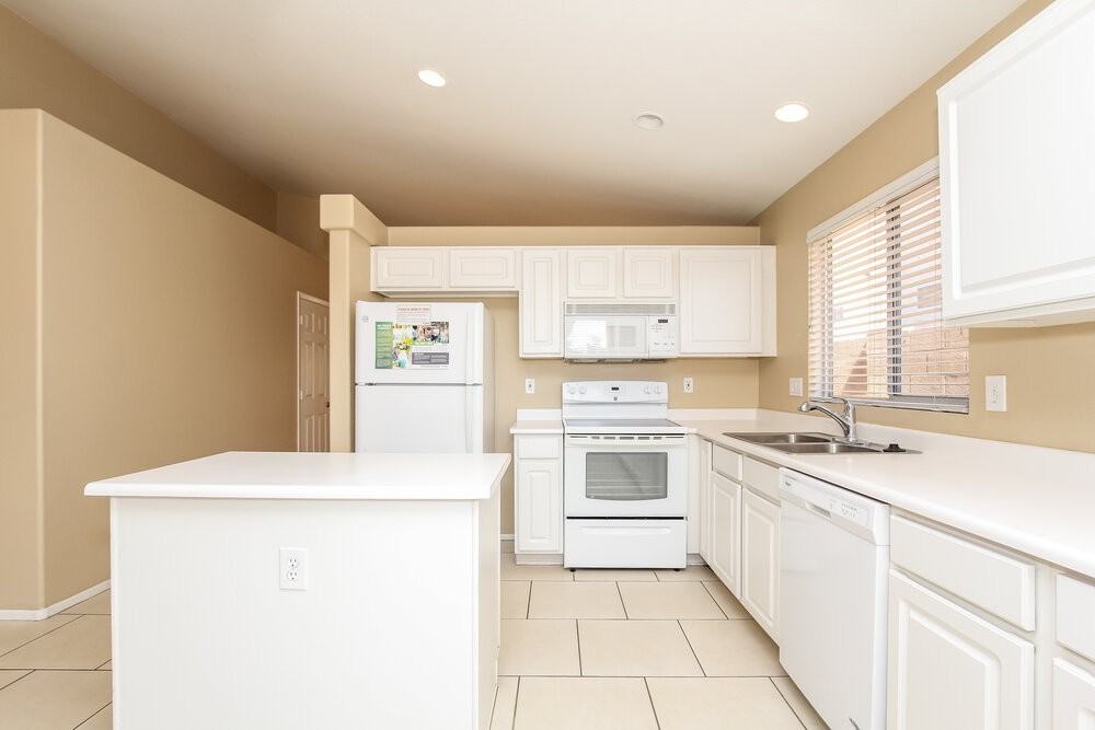 4101 W Wethersfield Rd - Photo 6 of 14