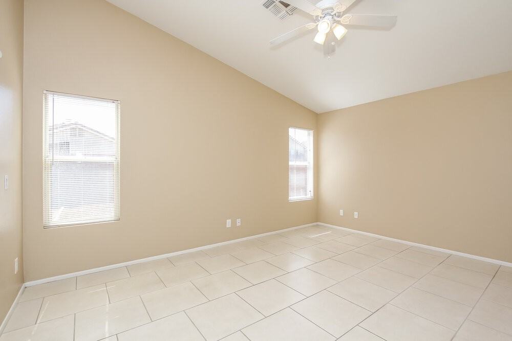 4101 W Wethersfield Rd - Photo 7 of 14