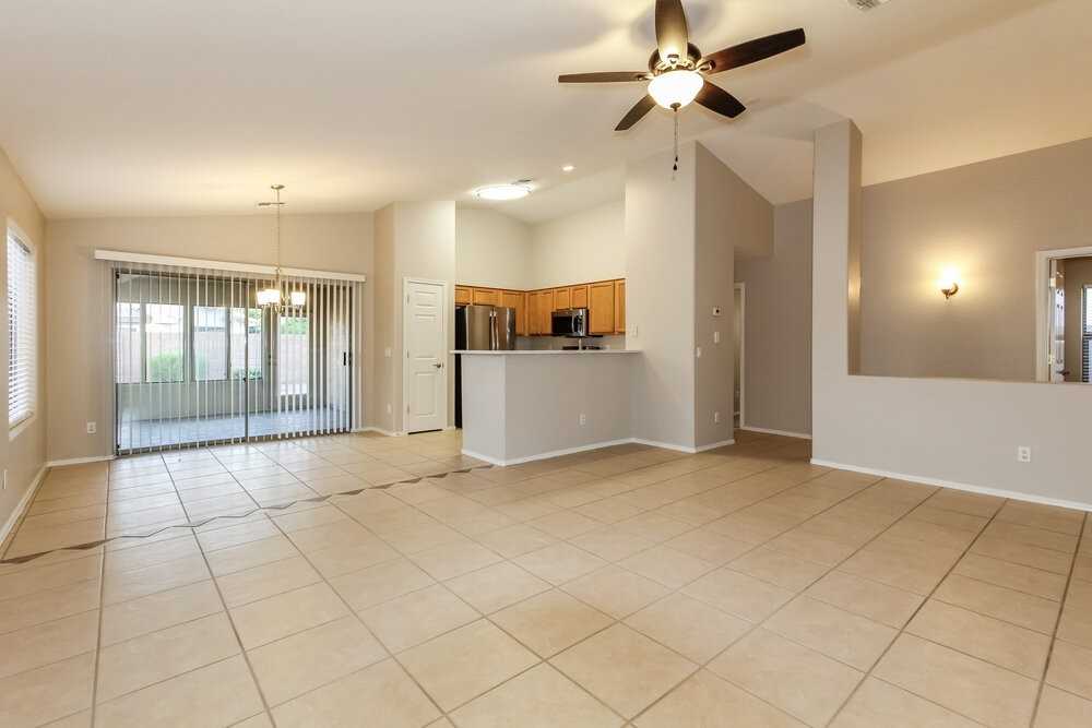 13147 W Banff Ln - Photo 4 of 16