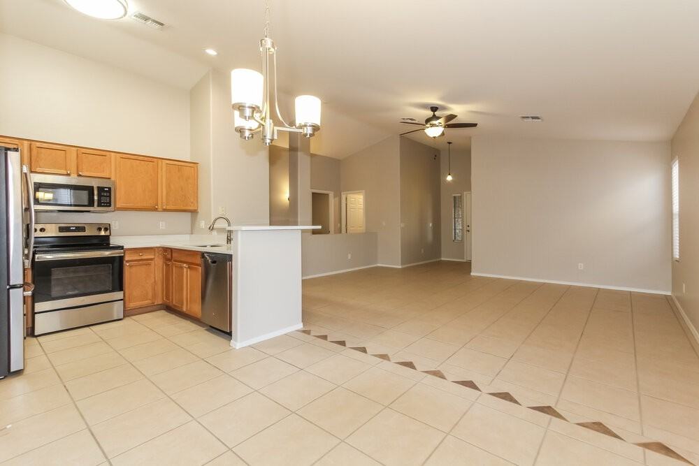 13147 W Banff Ln - Photo 5 of 16