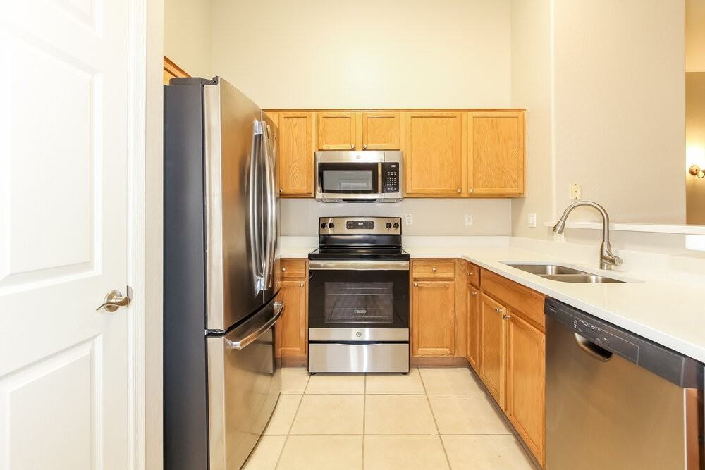 13147 W Banff Ln - Photo 6 of 16