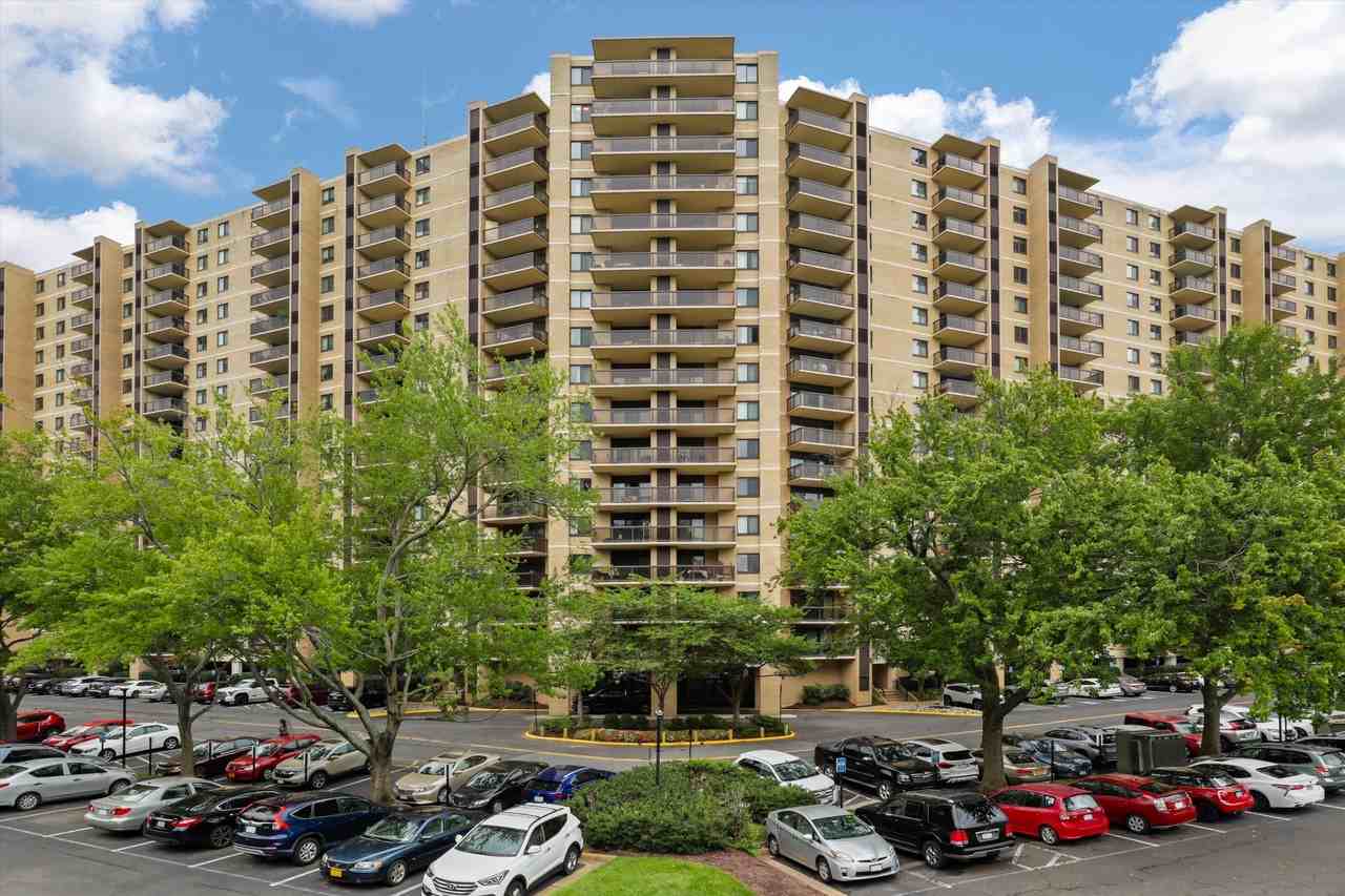 203 Yoakum Parkway #709 (VA) - Photo 2 of 50