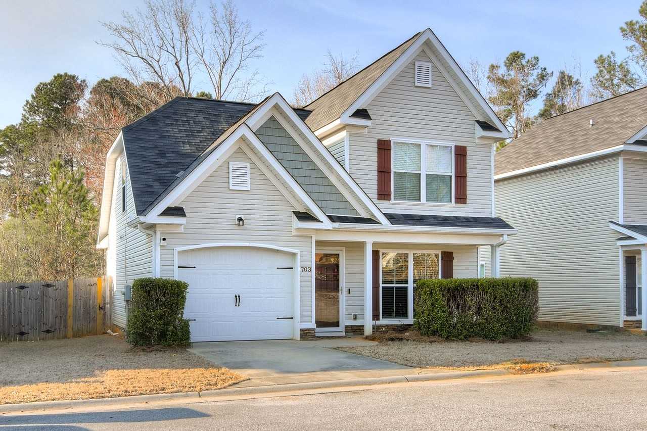 703 Sycamore Ct - Photo 2 of 25