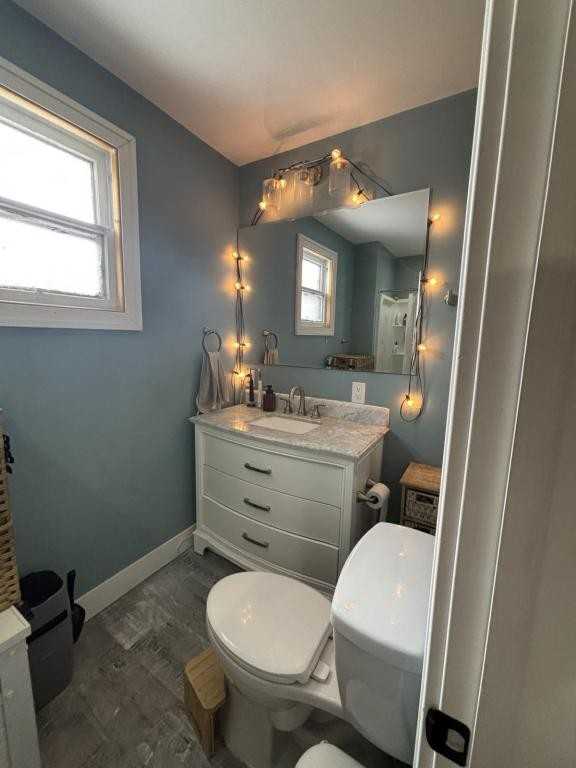 718 Locust St - Photo 5 of 5