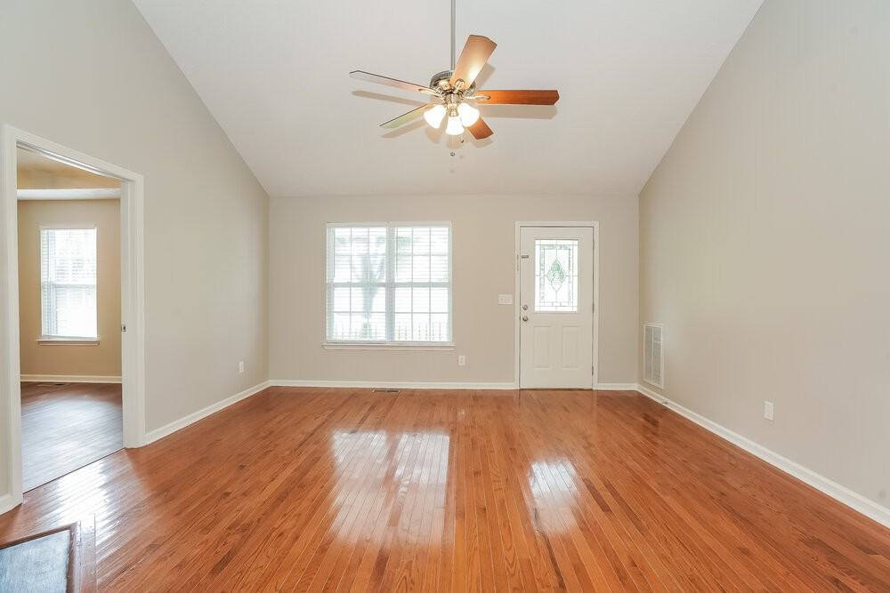 725 Veneta View Dr - Photo 3 of 16