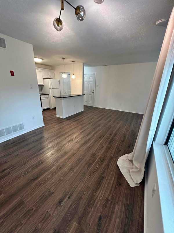 608 Diamond Dr - Photo 4 of 20