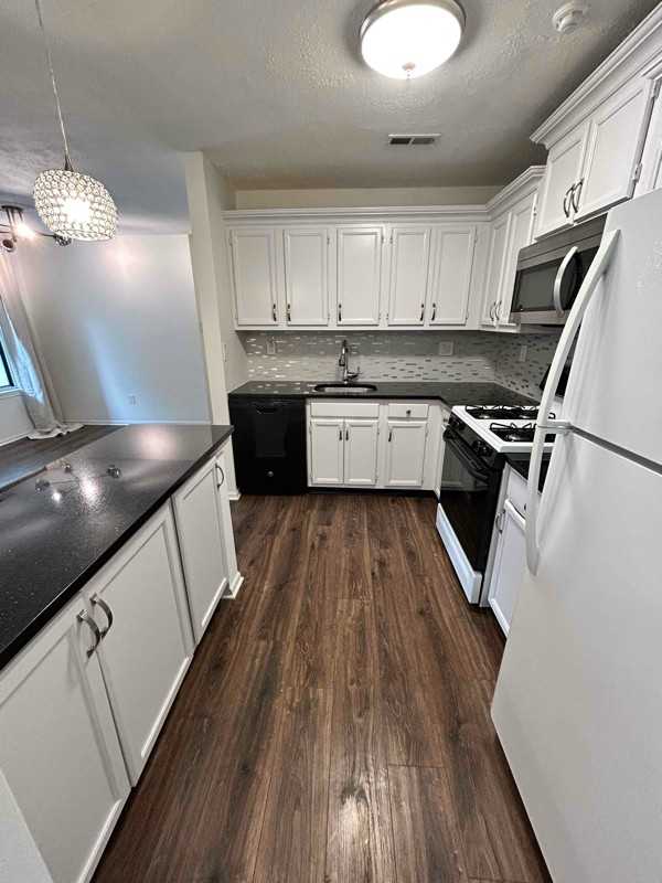 608 Diamond Dr - Photo 6 of 20