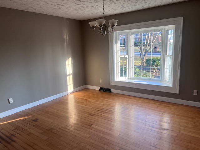 304 Fairway Dr - Photo 2 of 12