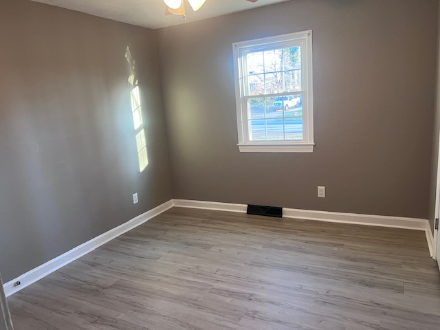 304 Fairway Dr - Photo 3 of 12