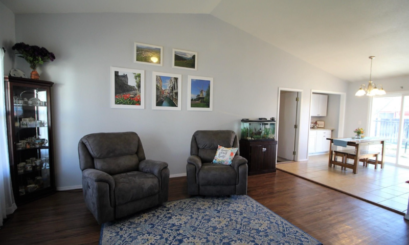 845 Aspen Pl - Photo 3 of 18