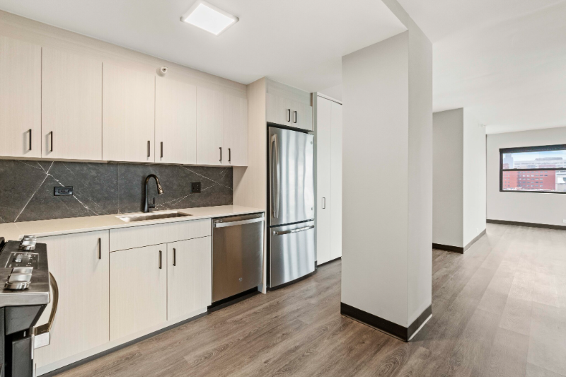 1931 W Harrison St - Photo 2 of 13