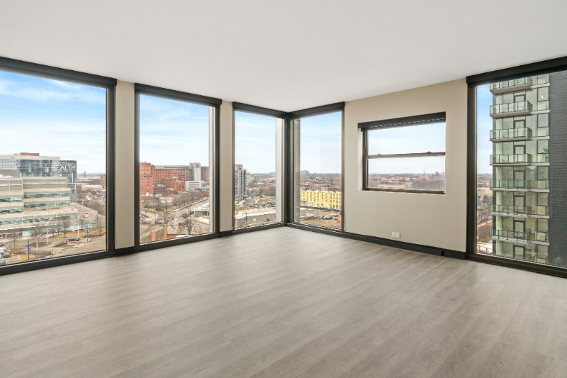 1931 W Harrison St - Photo 4 of 13