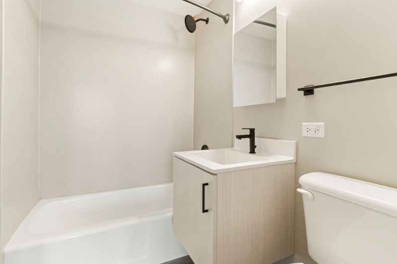 1931 W Harrison St - Photo 6 of 13