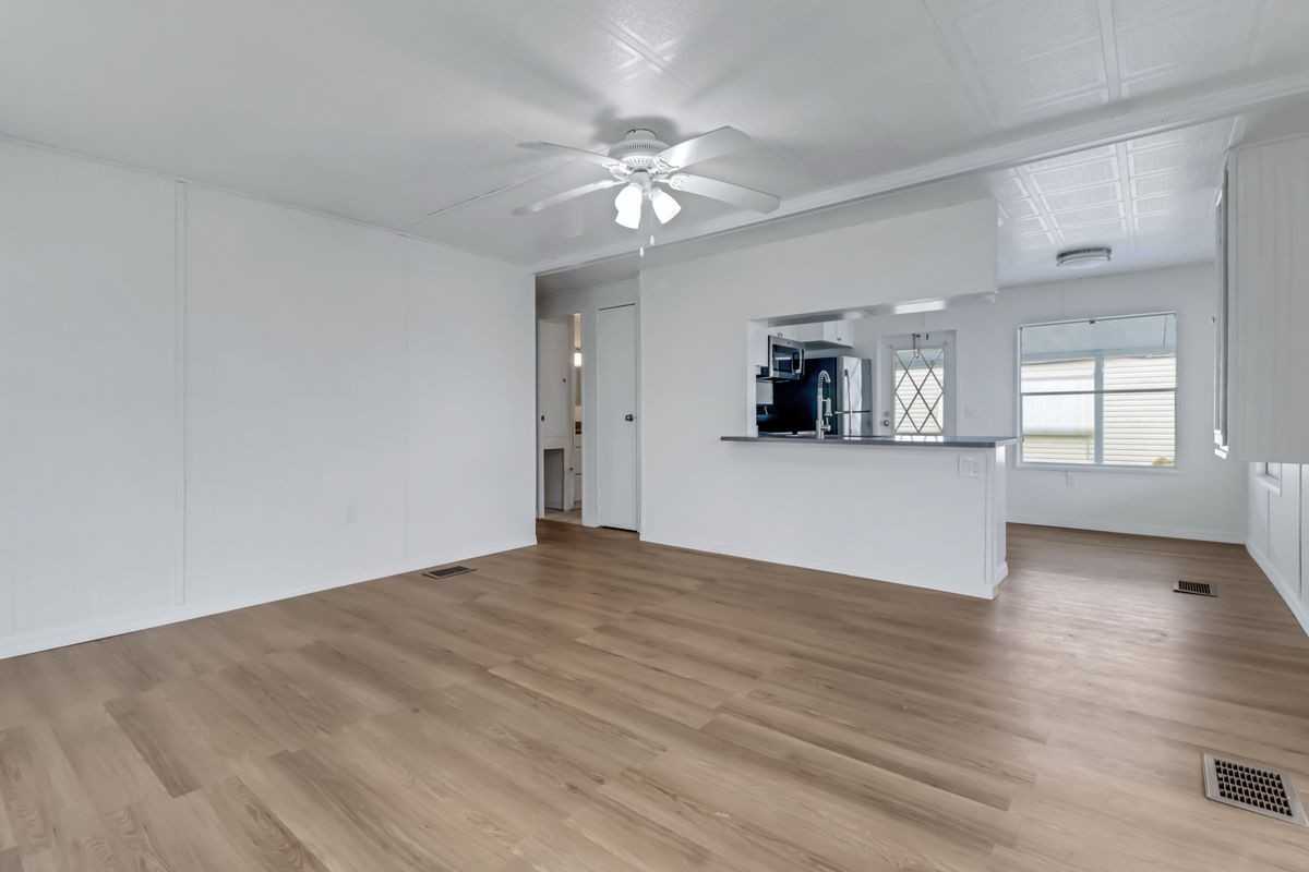 243 Tangerine Dr - Photo 5 of 14