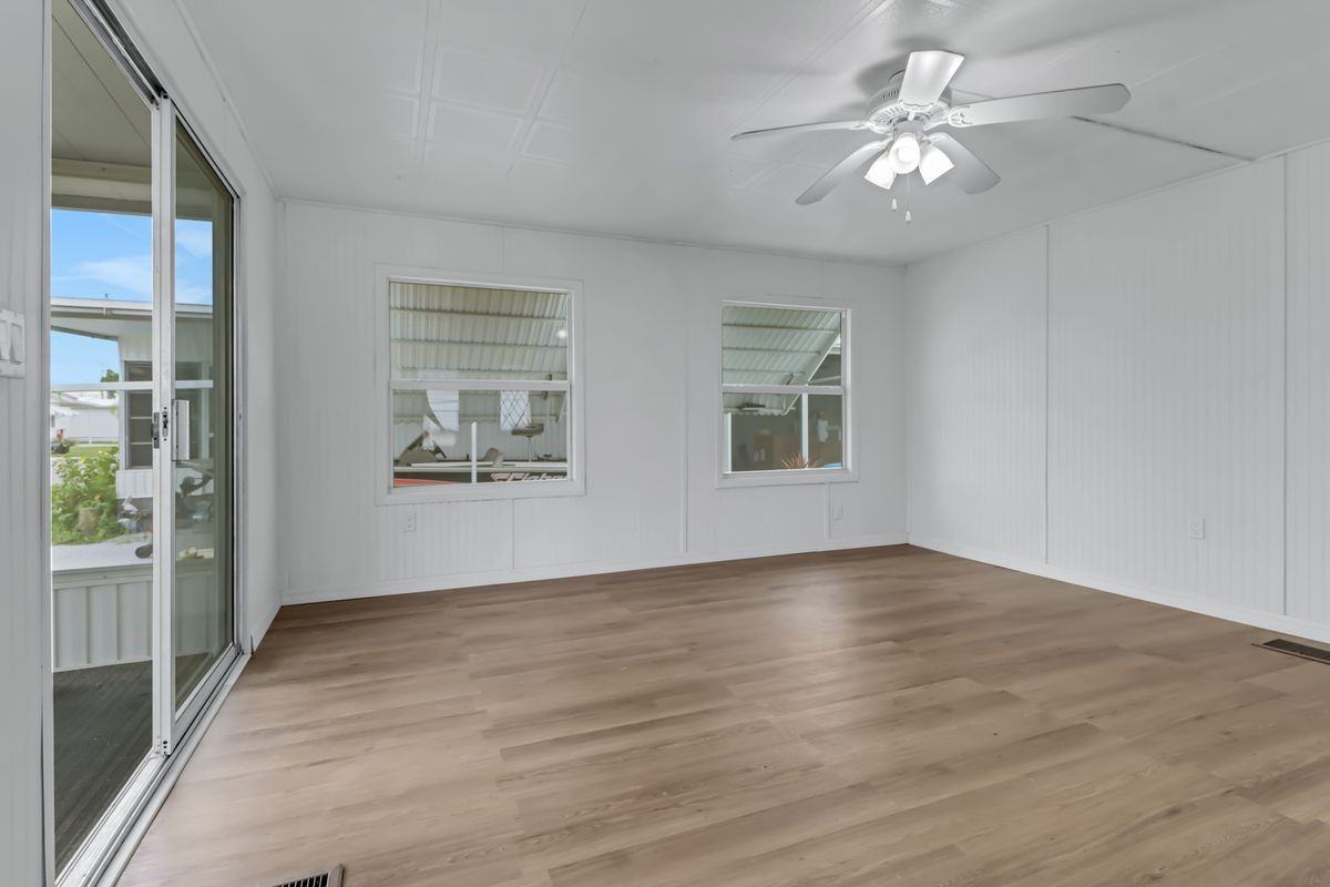 243 Tangerine Dr - Photo 7 of 14