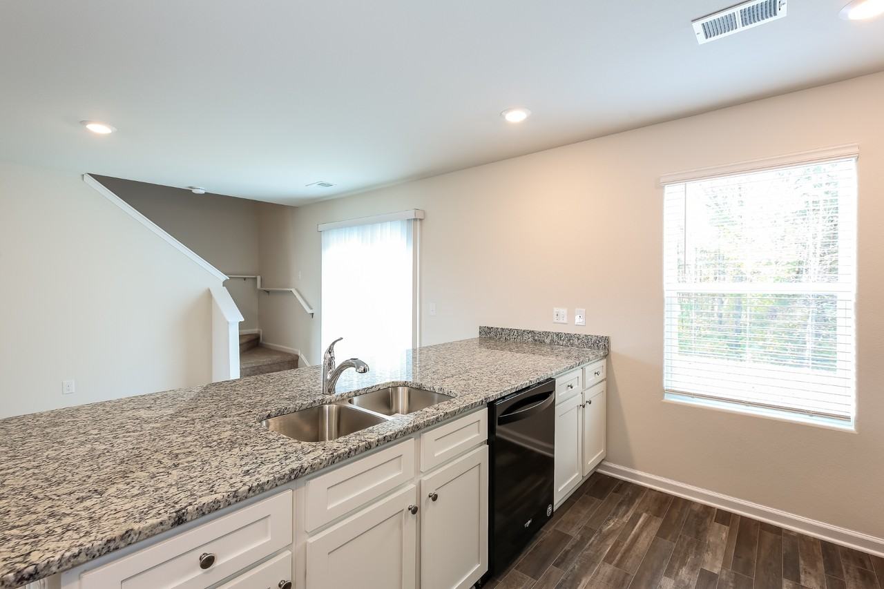 2094 2094 Southlea Dr - Photo 6 of 26