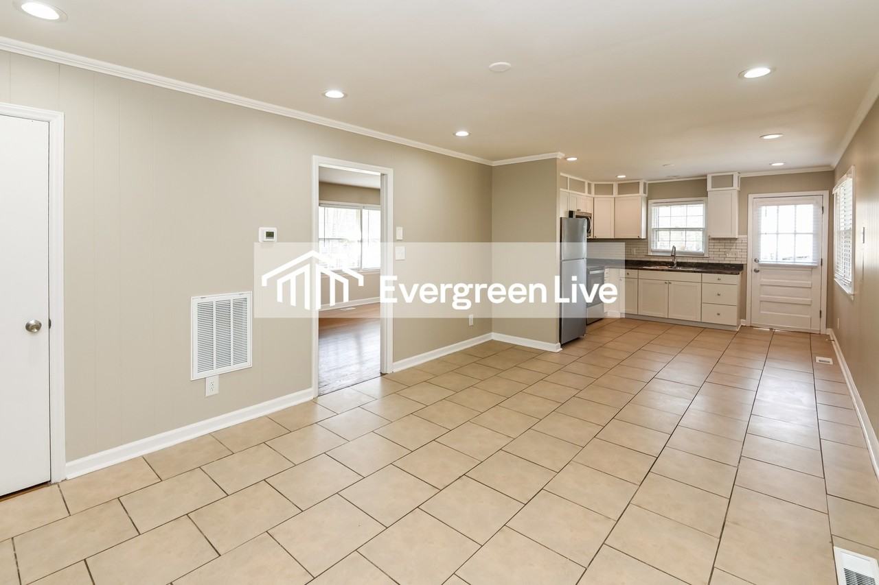 938 Squirrel Hill Rd - Photo 6 of 20