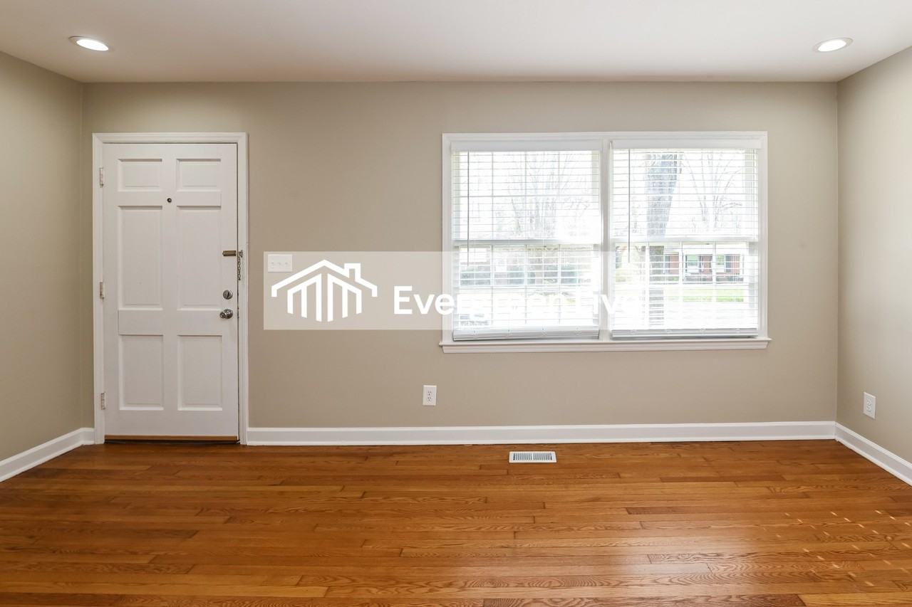 938 Squirrel Hill Rd - Photo 4 of 20