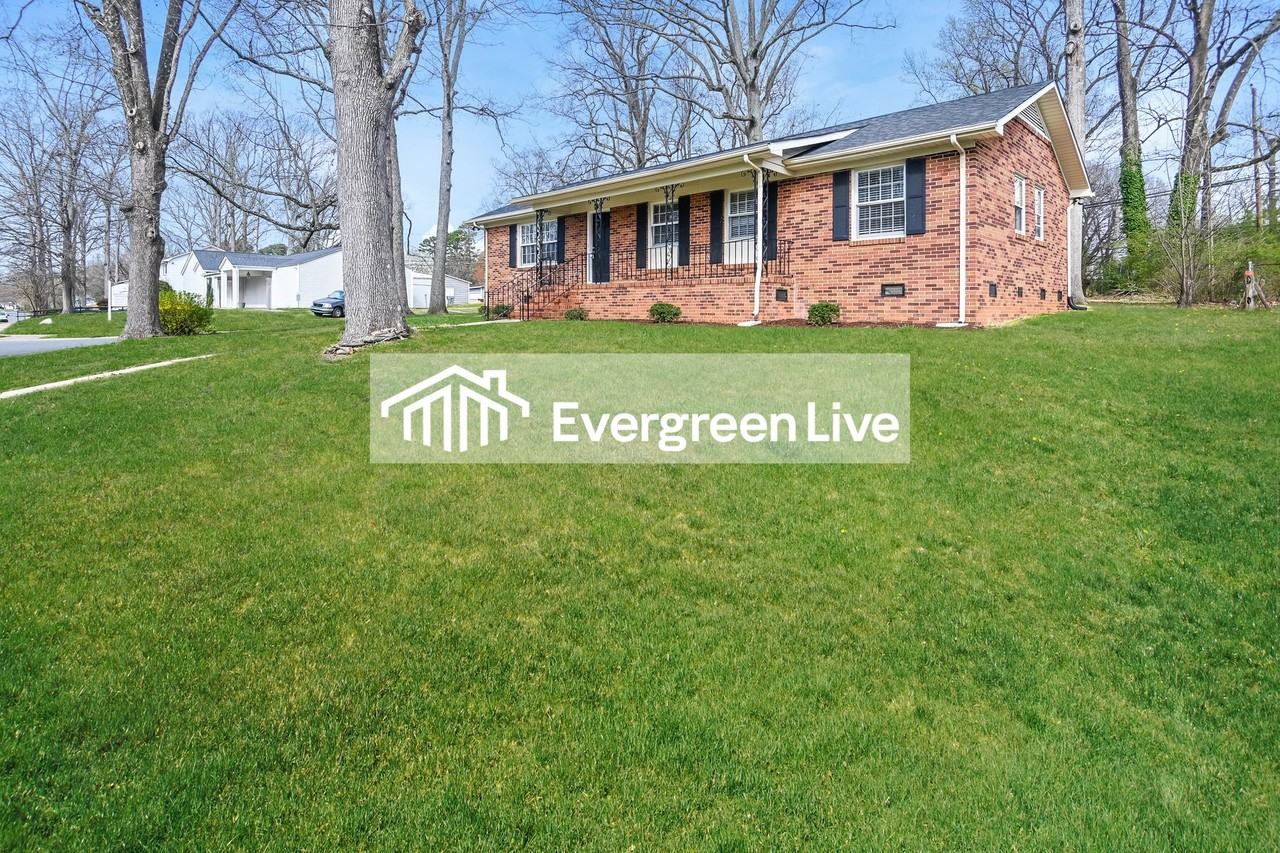 938 Squirrel Hill Rd - Photo 2 of 20