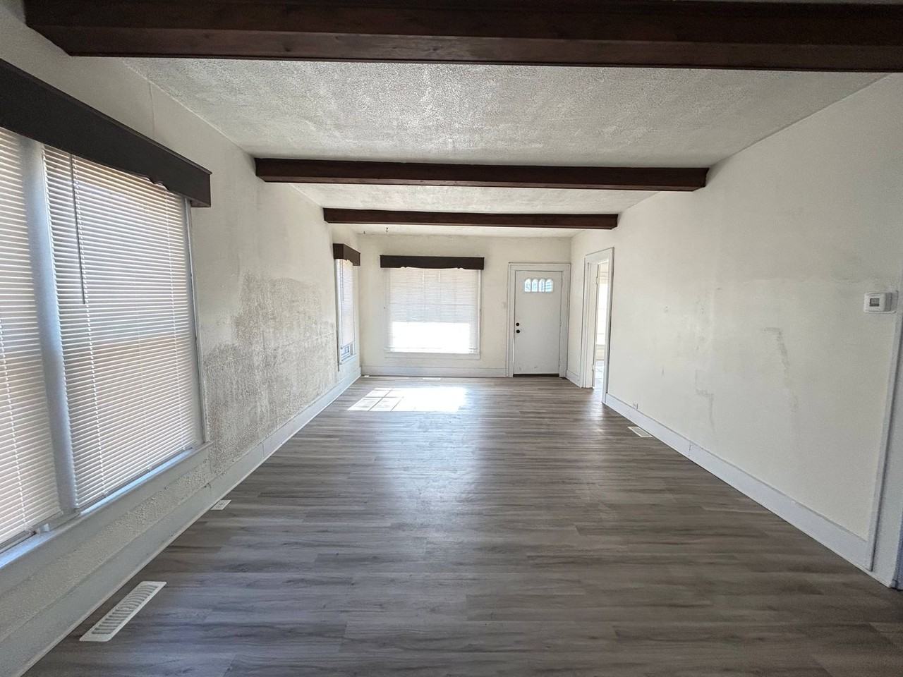 1503 Nicklin Ave - Photo 2 of 28