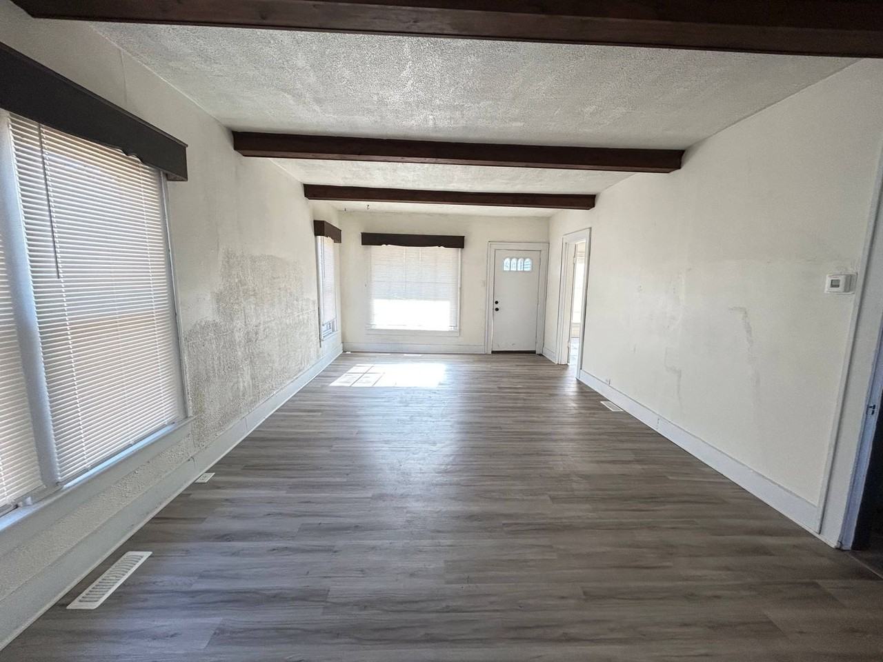 1503 Nicklin Ave - Photo 3 of 28