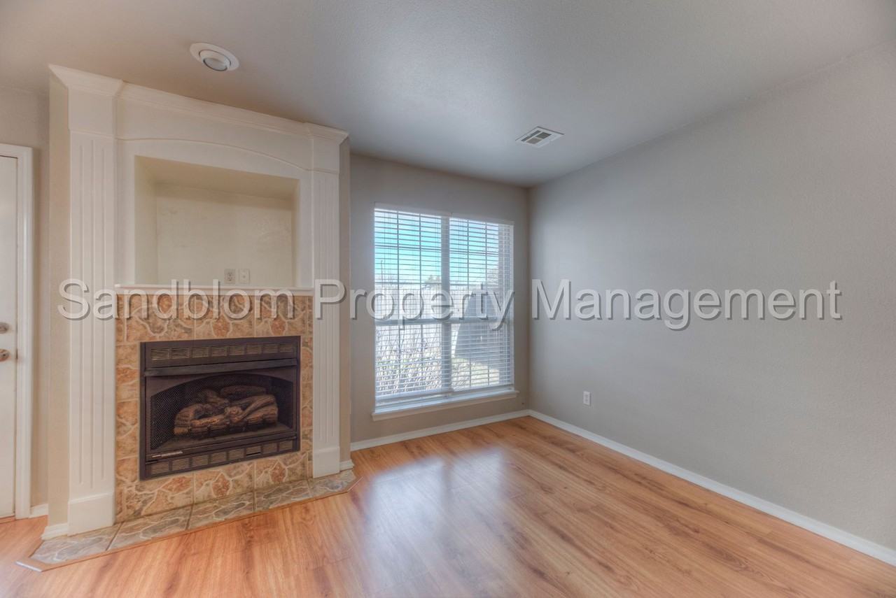 315 W J St - Photo 5 of 22