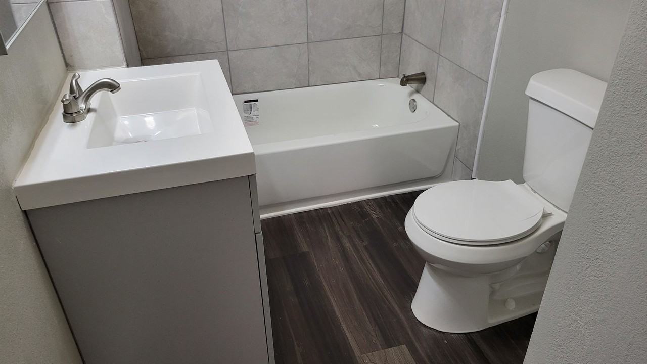 340 S 6th St - Photo 7 of 31