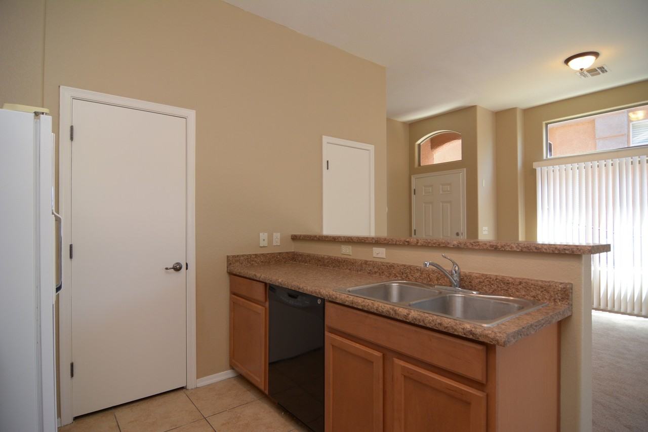 6046 S Avenida Talca - Photo 7 of 16