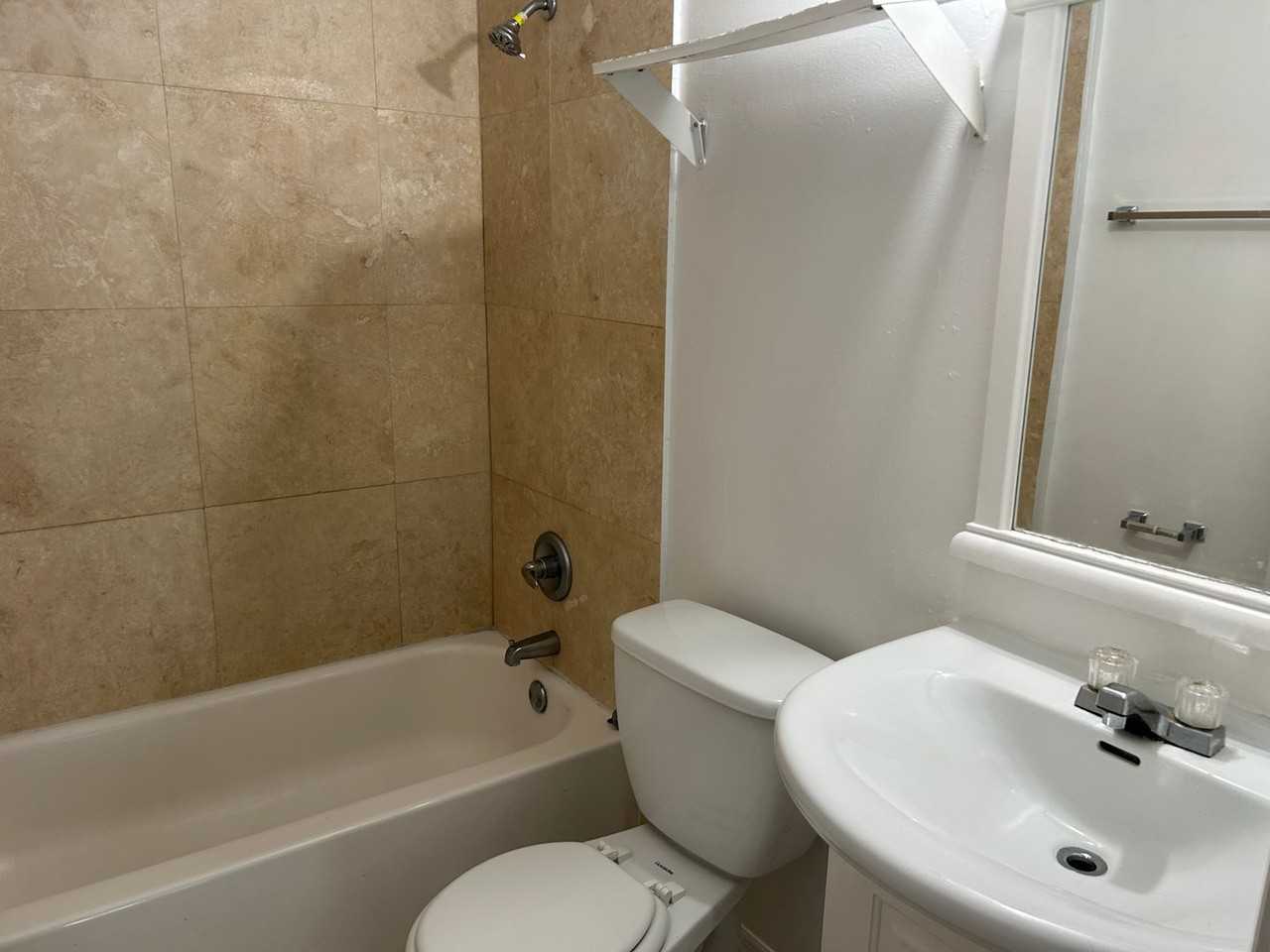 3914 Rodby Dr - Photo 6 of 10