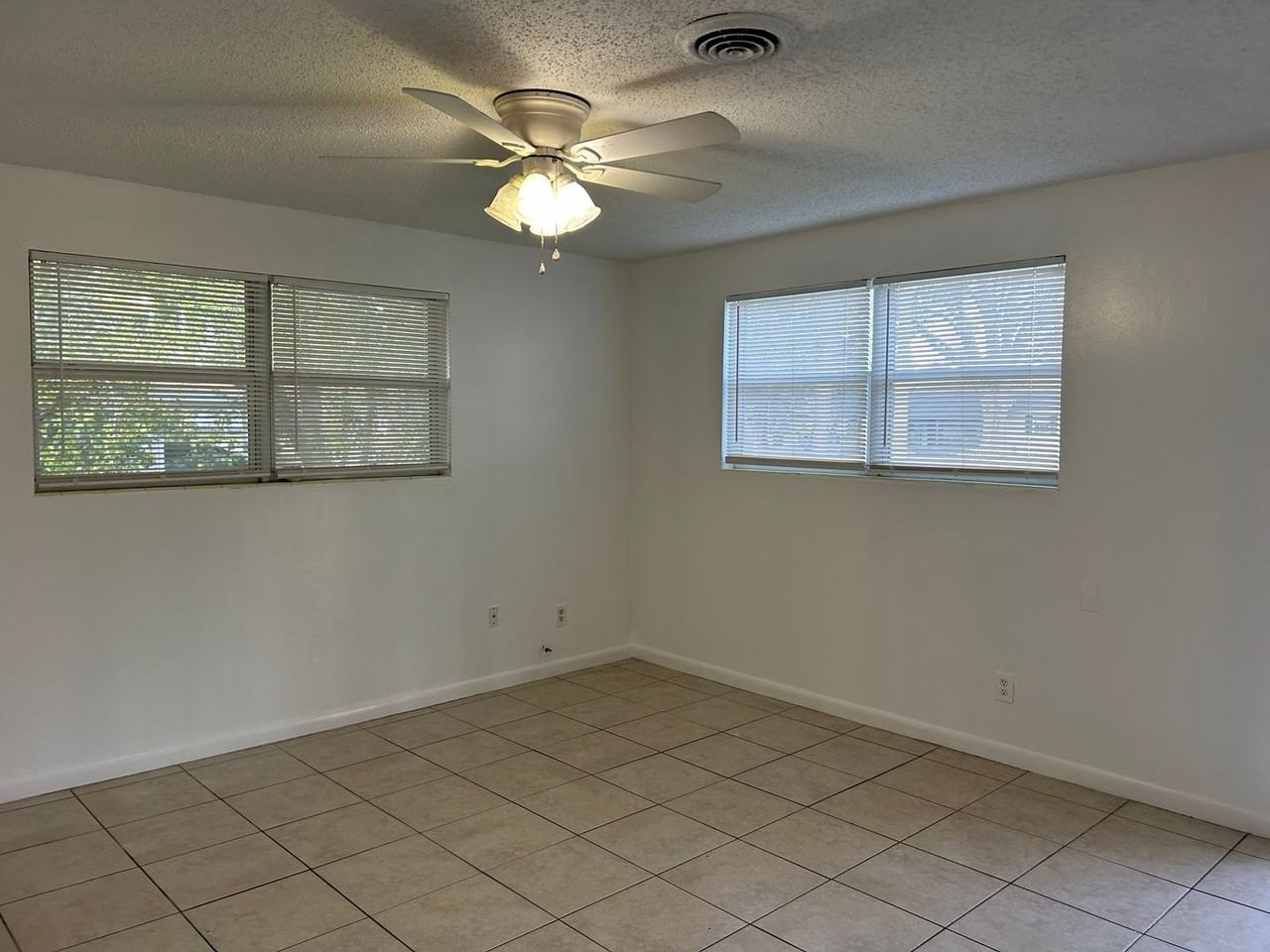 3914 Rodby Dr - Photo 7 of 10