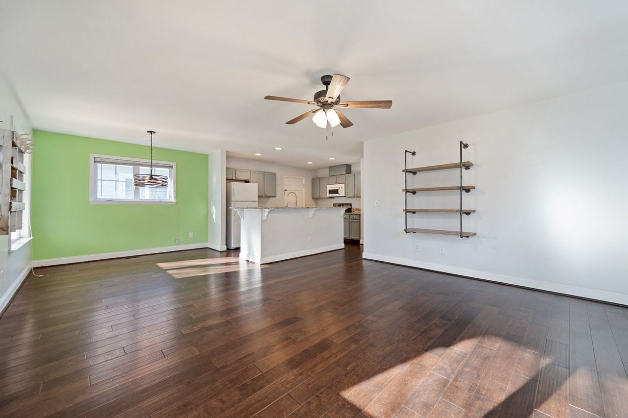 511 Eastway Ave - Photo 4 of 16