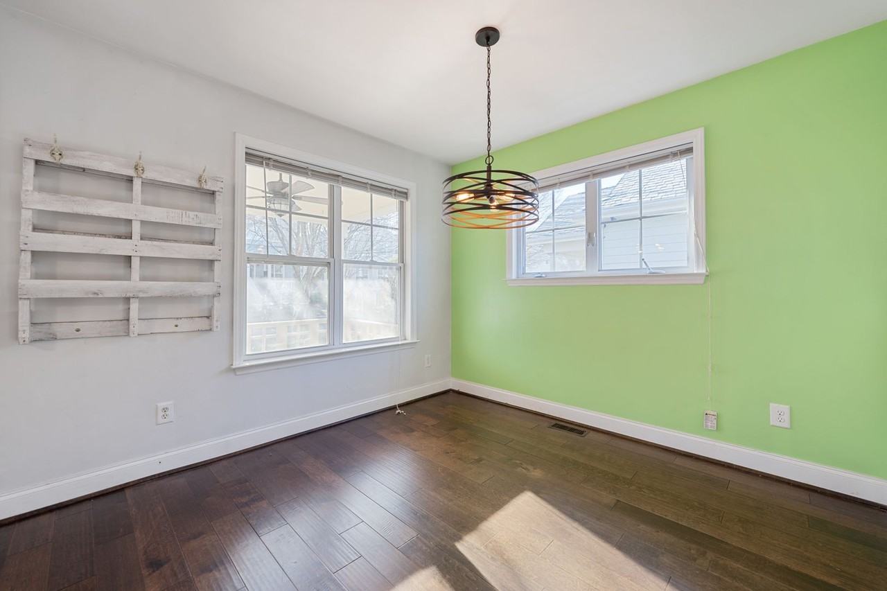 511 Eastway Ave - Photo 5 of 16