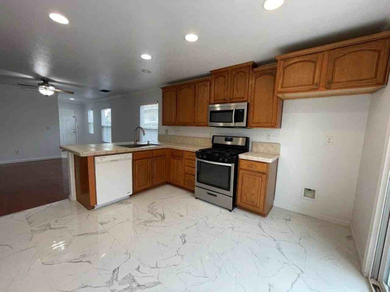 7499 Splendid Way - Photo 3 of 19