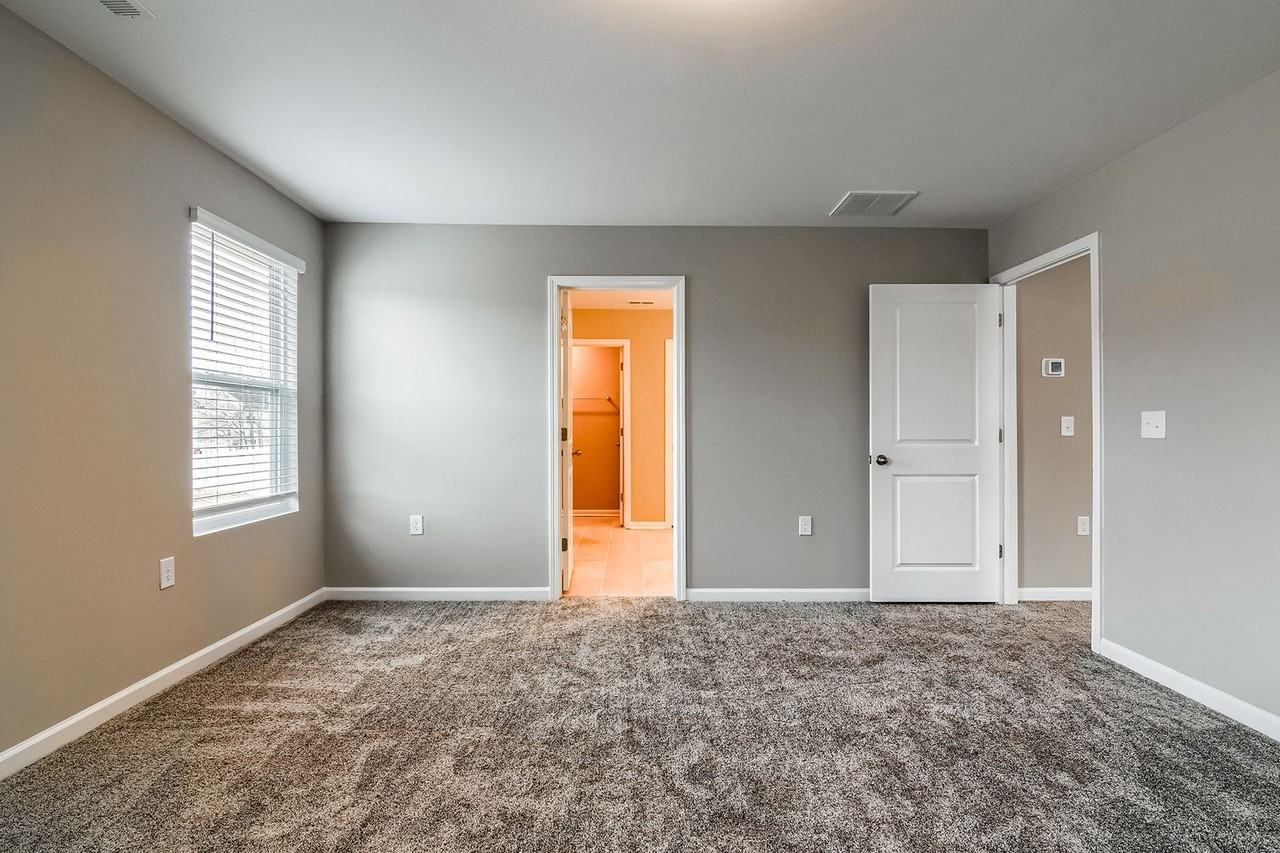 3917 Eccles Ln - Photo 7 of 23