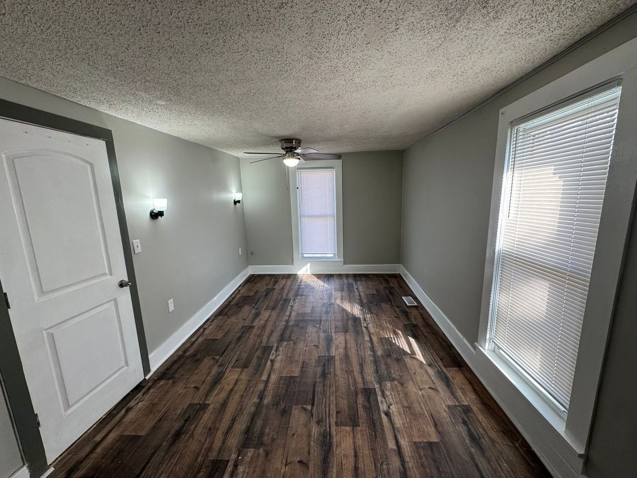 101 N Commercial Ave - Photo 3 of 14