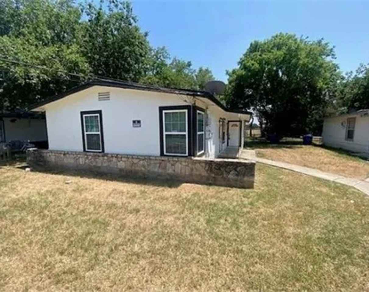 3038 Weir Ave - Photo 2 of 7