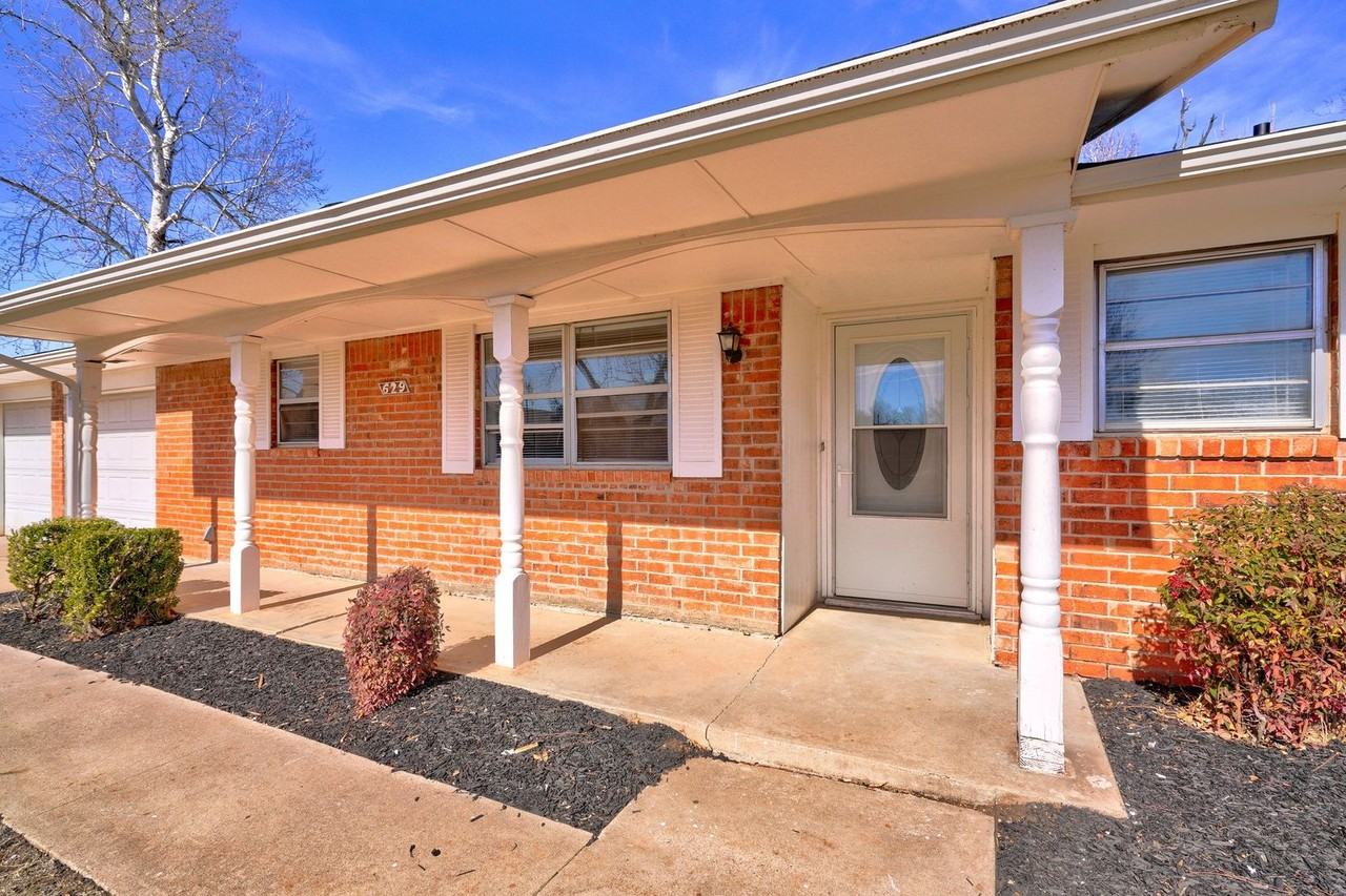 629 Parkhurst Ter - Photo 2 of 34