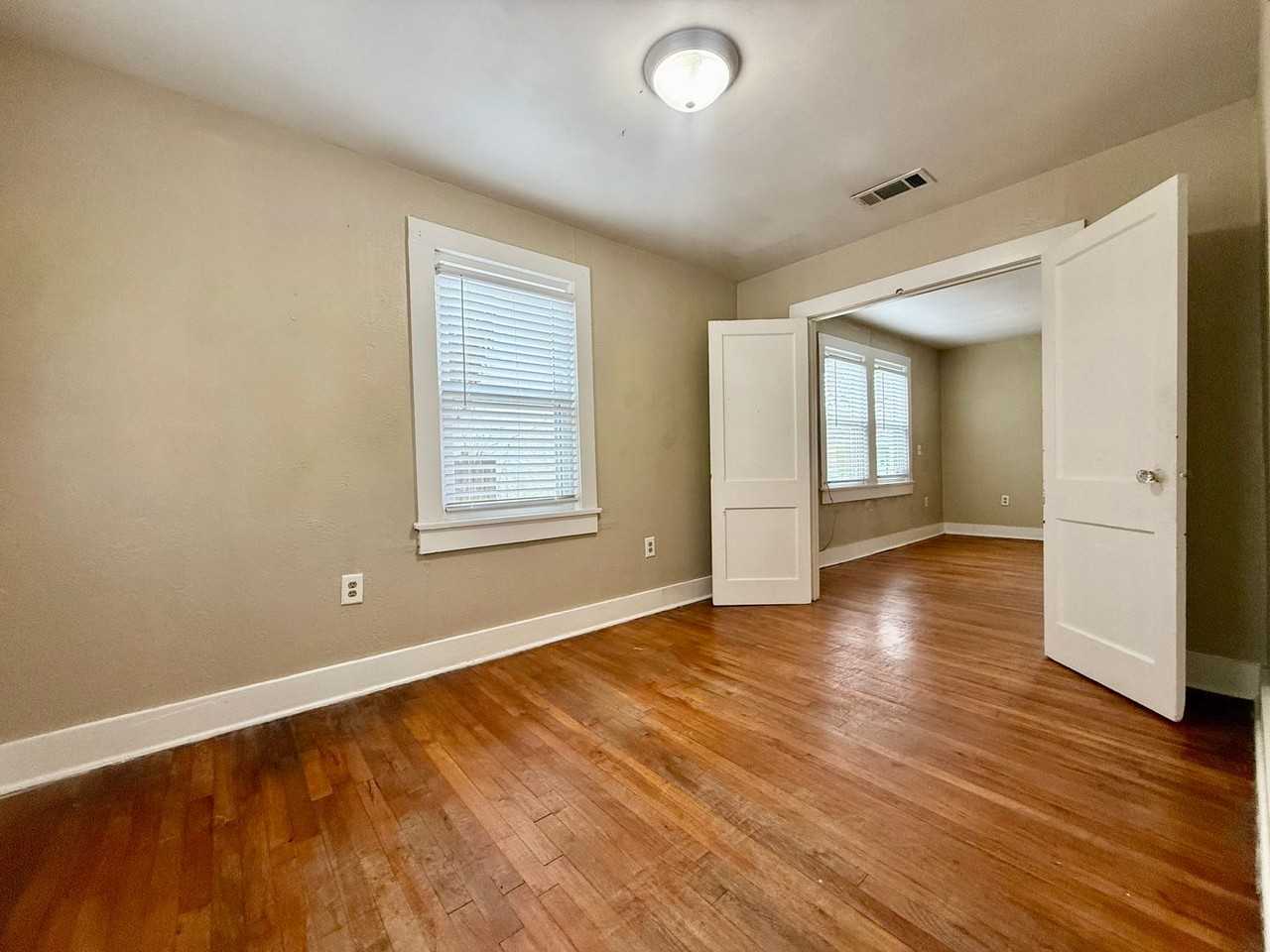835 Iris St - Photo 6 of 13