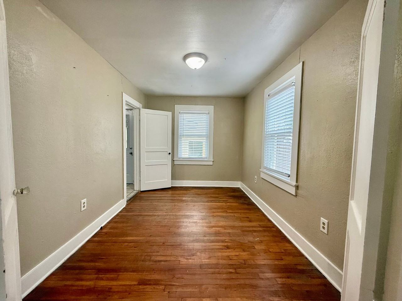835 Iris St - Photo 7 of 13