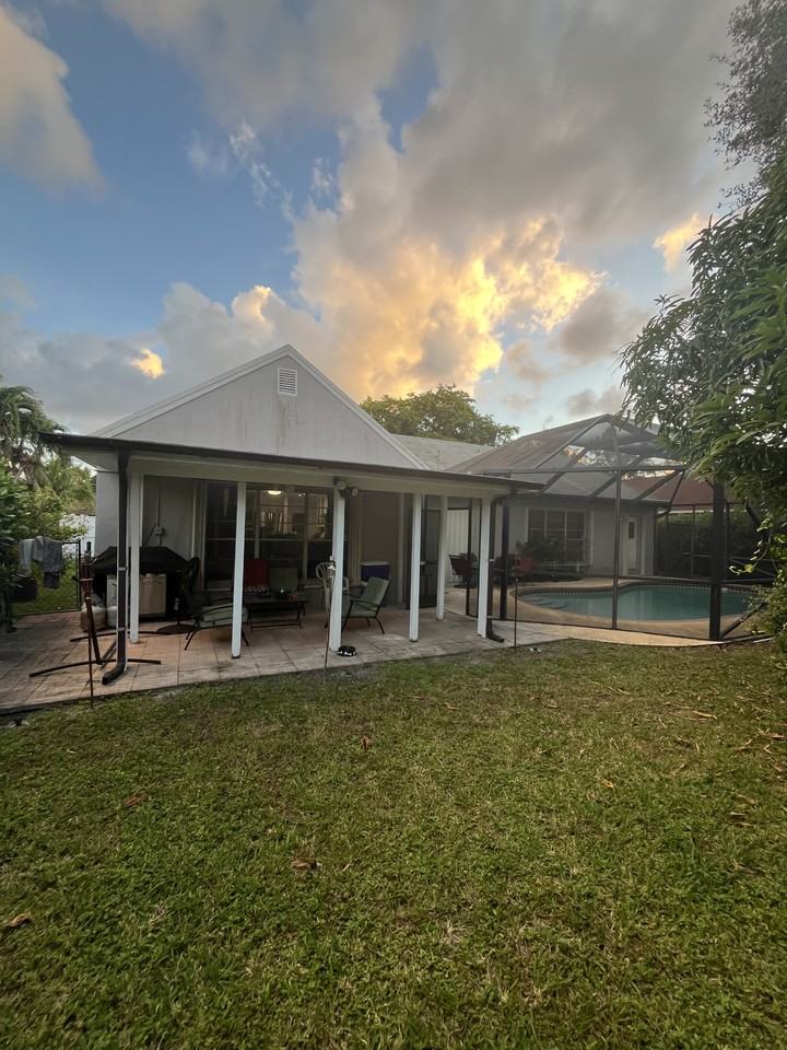 9581 Belaire Dr #NA - Photo 2 of 8