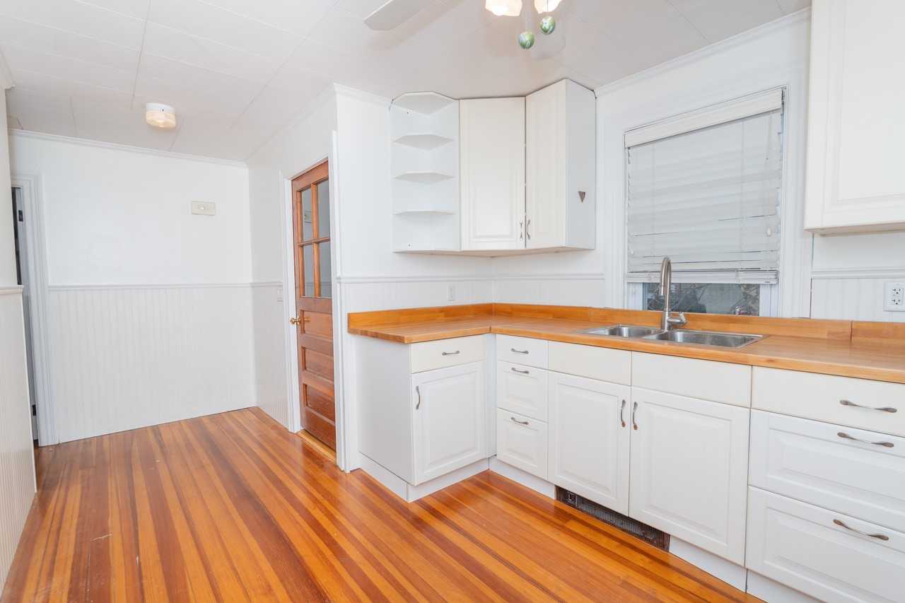 18 Long St #2 - Photo 2 of 11