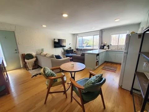 261 E State St #6 - Photo 6 of 6