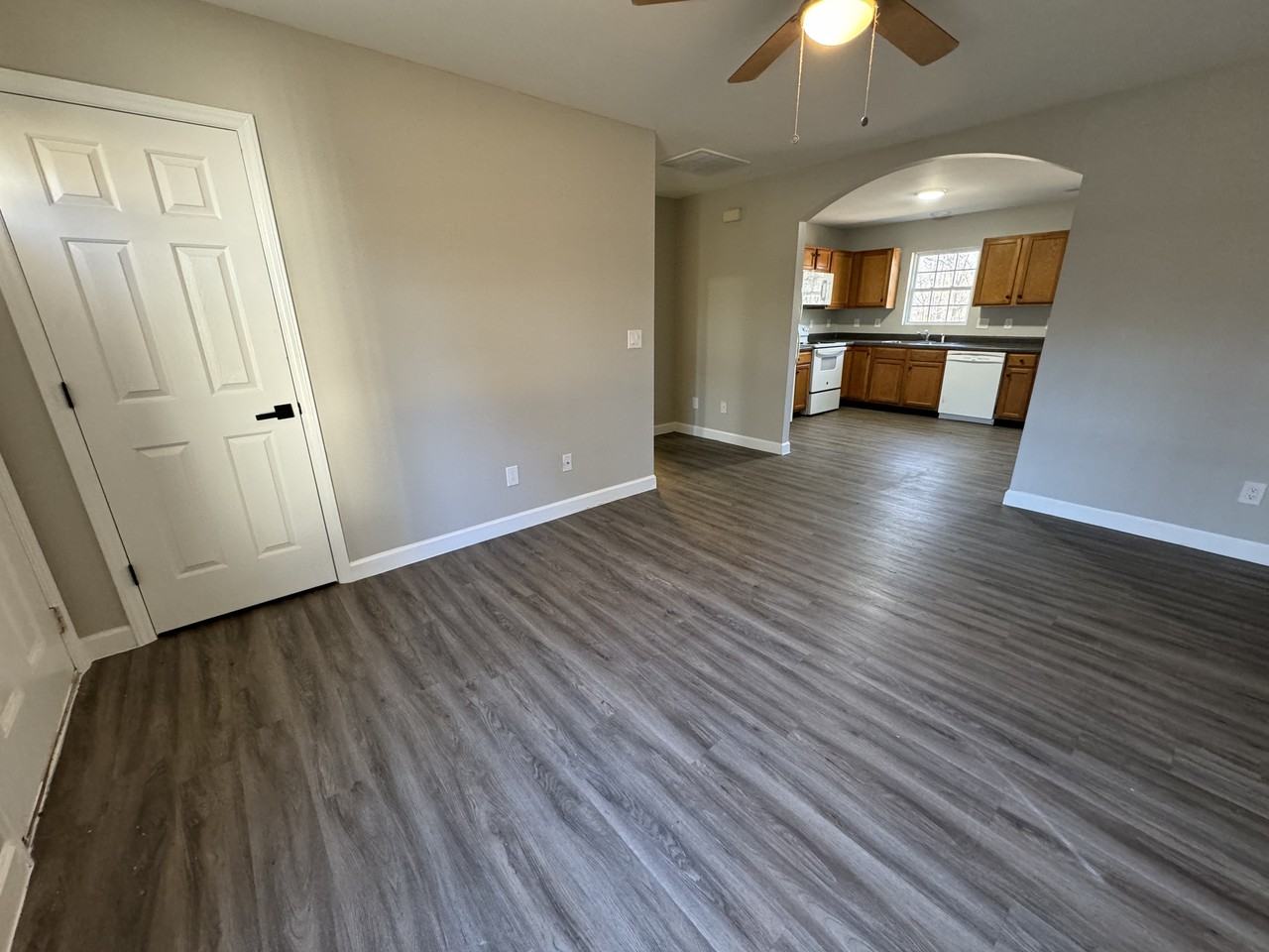 138 Athens Dr - Photo 4 of 23