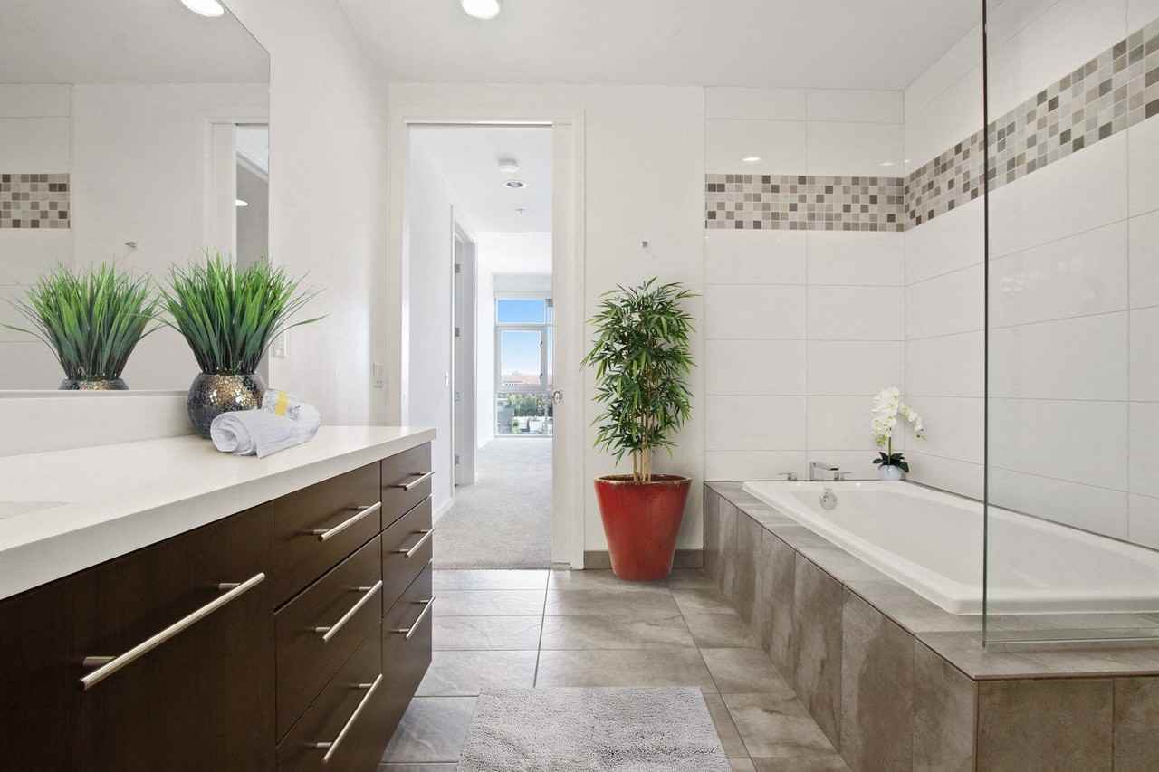 Landmark Chase - Photo 7 of 10