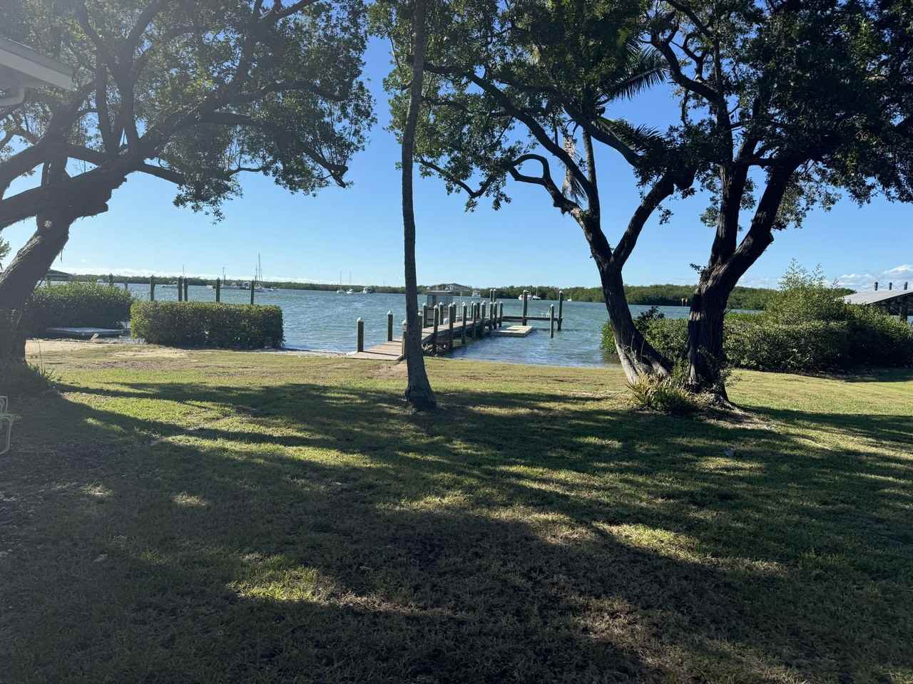 184 Harborview Drive - Photo 3 of 23