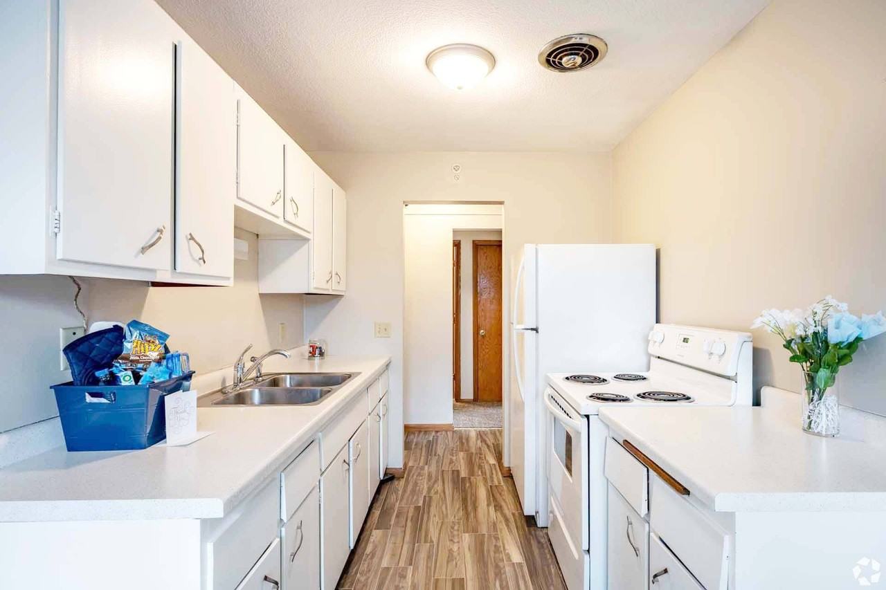 Marjon Terrace - Photo 2 of 41