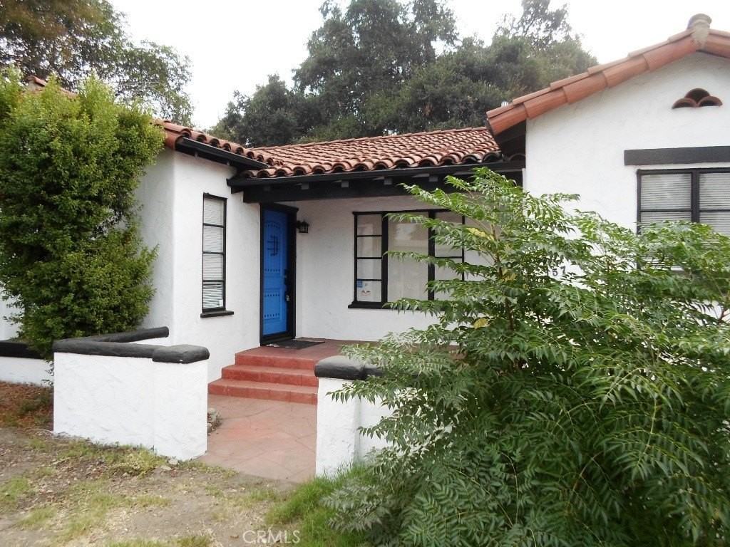 1574 N Orange Grove Ave - Photo 2 of 35