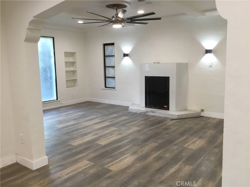 1574 N Orange Grove Ave - Photo 6 of 35